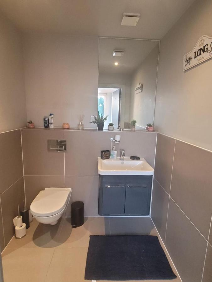 Amazing London 1 Bedroom Flat In Astral House As18 Norbury  Kültér fotó